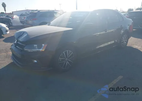 2018 Volkswagen Jetta 1.4T Se/1.4T Wolfsburg Edition z USA, uszkodzony, nr VIN 3VWDB7AJ2JM211319